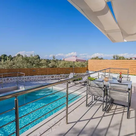ヴィラ Elianthos Luxury