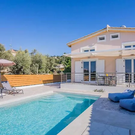 Elianthos Luxury * Tsoukaladhes