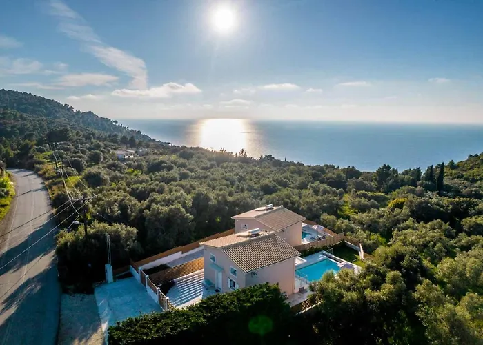 Elianthos Luxury Villa Tsoukaladhes