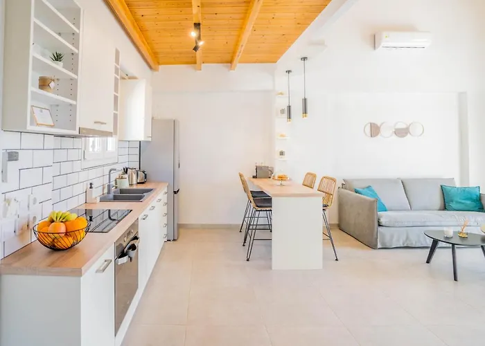 Elianthos Luxury Villa Tsoukaladhes