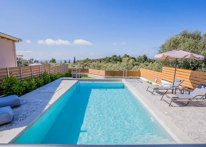 Elianthos Luxury Tsoukaladhes