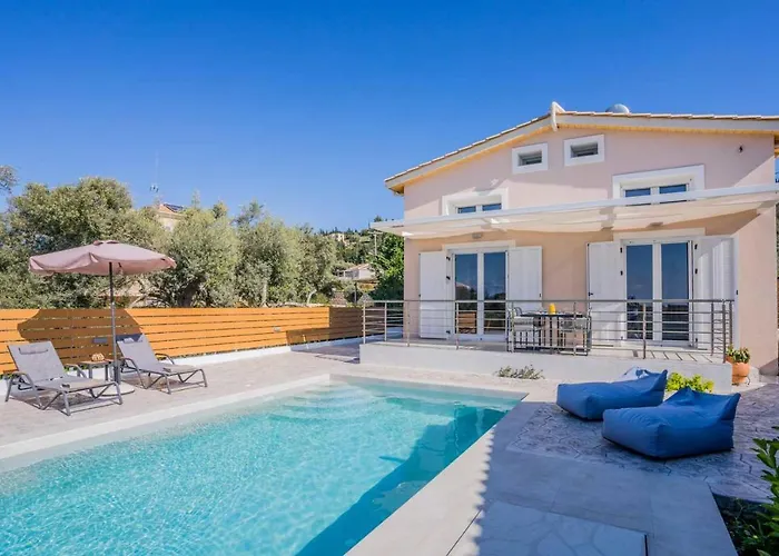 Elianthos Luxury * Tsoukaladhes