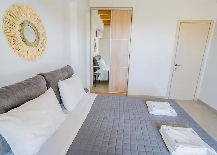 Elianthos Luxury Villa Tsoukaladhes